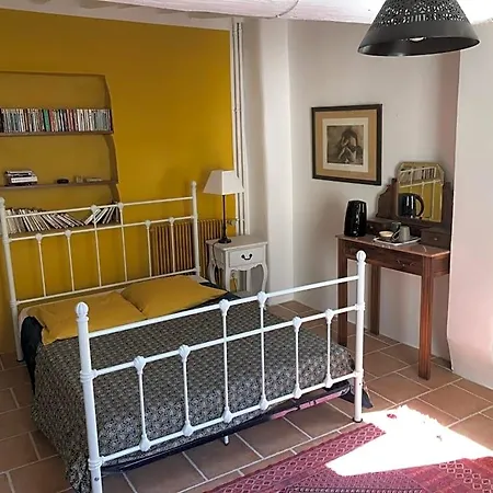 Nocleg ze śniadaniem D'hotes Des Capucins
